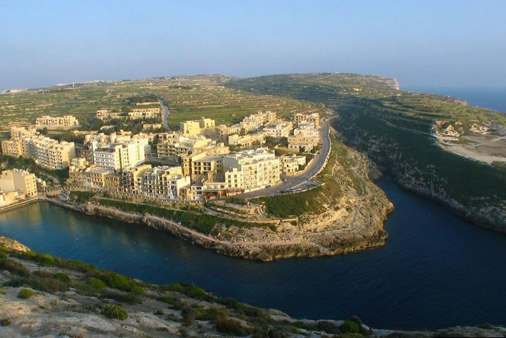 Seafront Penthouse With Terrace In Xlendi, Gozo Apartment Exterior photo